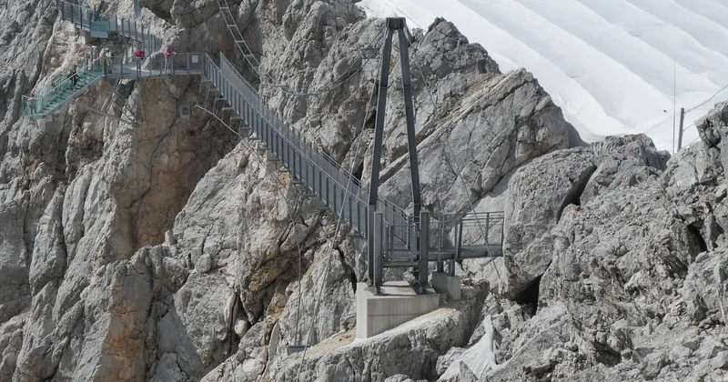 Holztreppe renovieren: Ideen, die optisch etwas bewegen